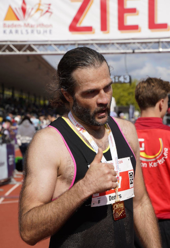 Denys Photo Marathon Finish